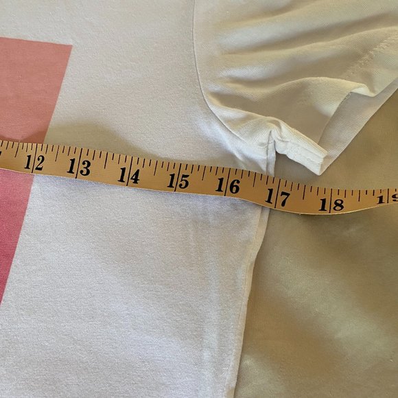 White t-shirt with cute kitty graphic - Picture 6 of 14